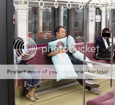 Forum Image: http://i435.photobucket.com/albums/qq75/randummonkey/9244__468x_g0831011.jpg