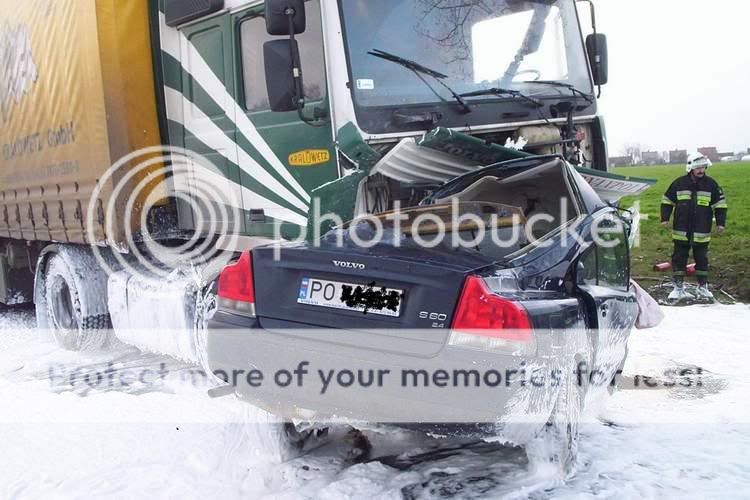 [Afbeelding: Volvo_crash3.jpg]